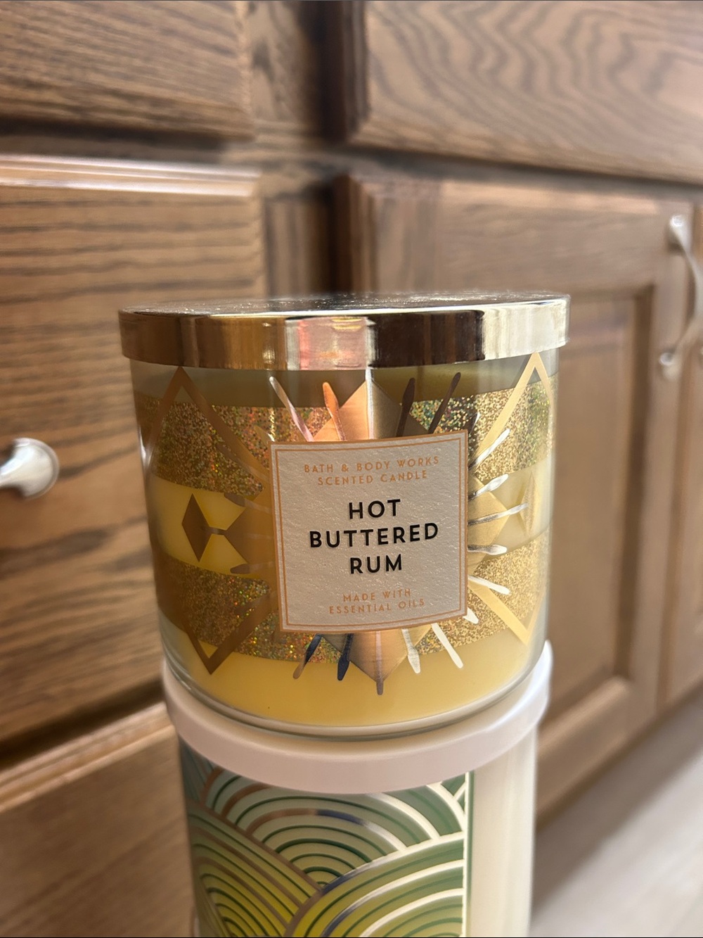 Bath & Body Works Yellow & Gold Hot Buttered Rum Decorative Jar Candle